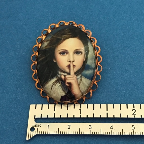 Quiet Girl Portrait Style Brooch Pin Copper Tone - Picture 2 of 4